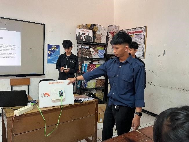 Kegiatan Guru Tamu Minggu Ke-1 di SMK PGRI Lembang